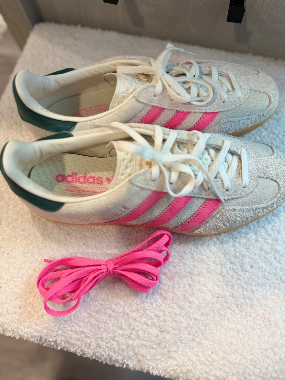 Adidas Gazelle Indoor Off White Lucid Pink Suede Sneakers JQ1096 Size 8-NWOT - Picture 3 of 11
